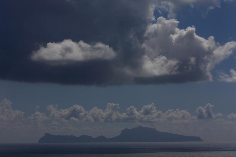 62-Capri vista da Napoli,2 ottobre 2012.JPG